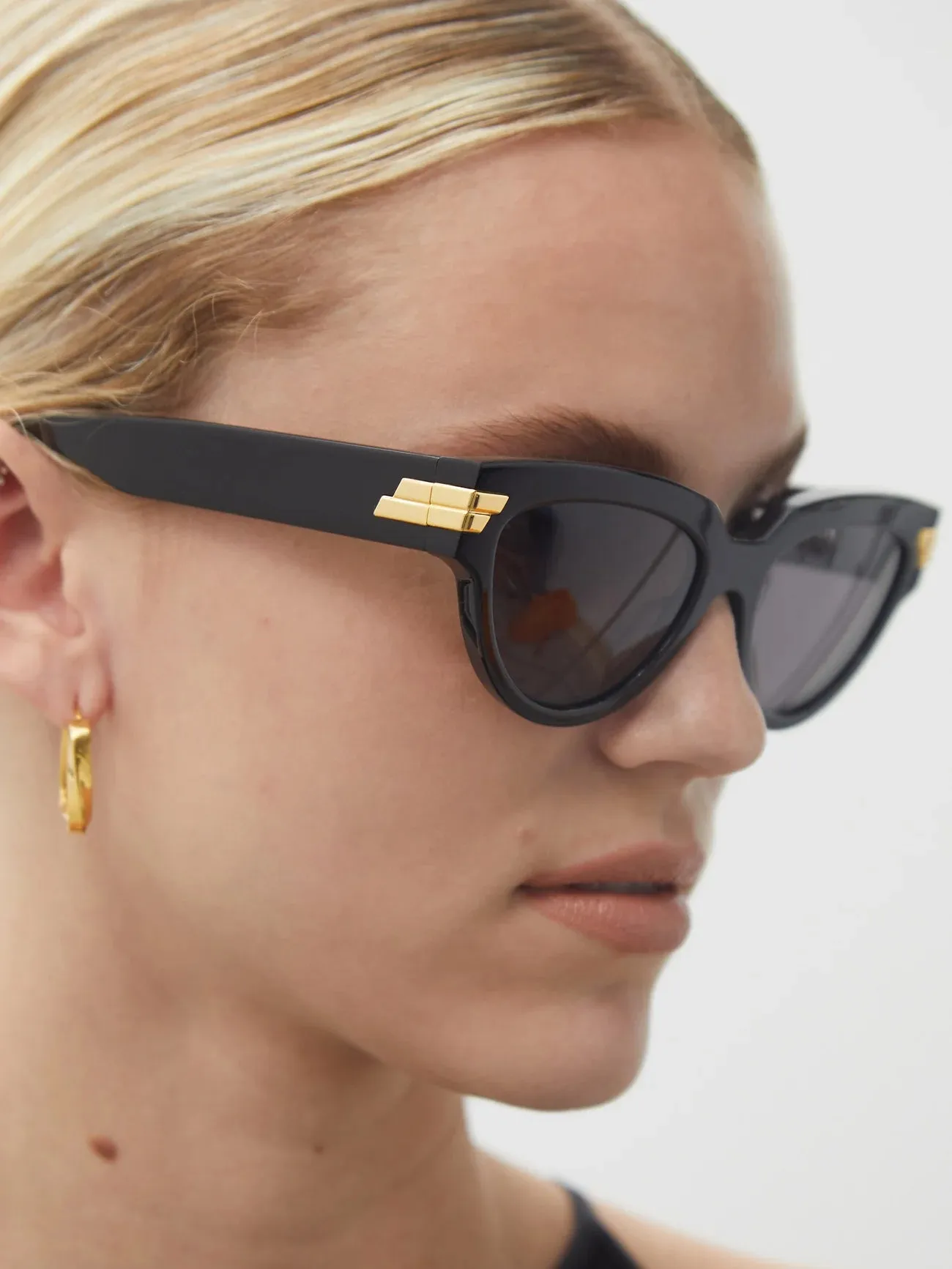 Cat Eye Gold tone sunglasses BV1035S 001 Black