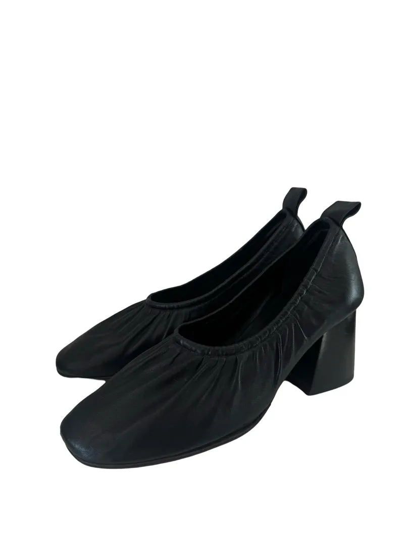 Celine Black Soft Leather Ballerina Heels. Size: 37