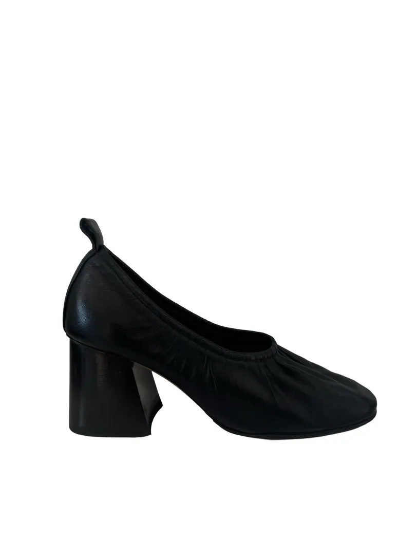 Celine Black Soft Leather Ballerina Heels. Size: 37
