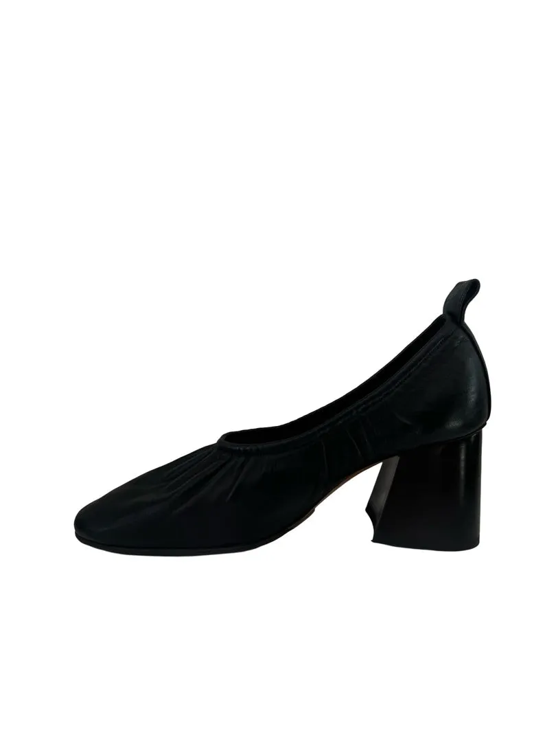 Celine Black Soft Leather Ballerina Heels. Size: 37