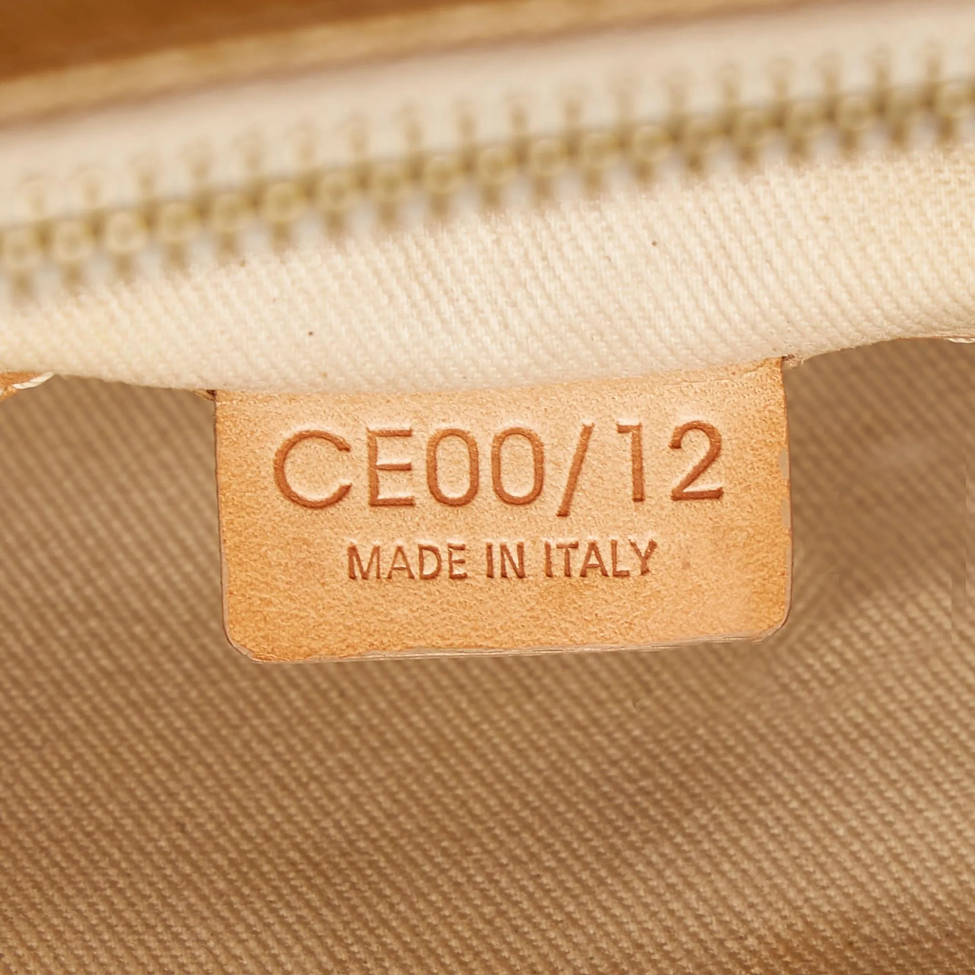 Celine C Macadam Tote (SHG-35138)