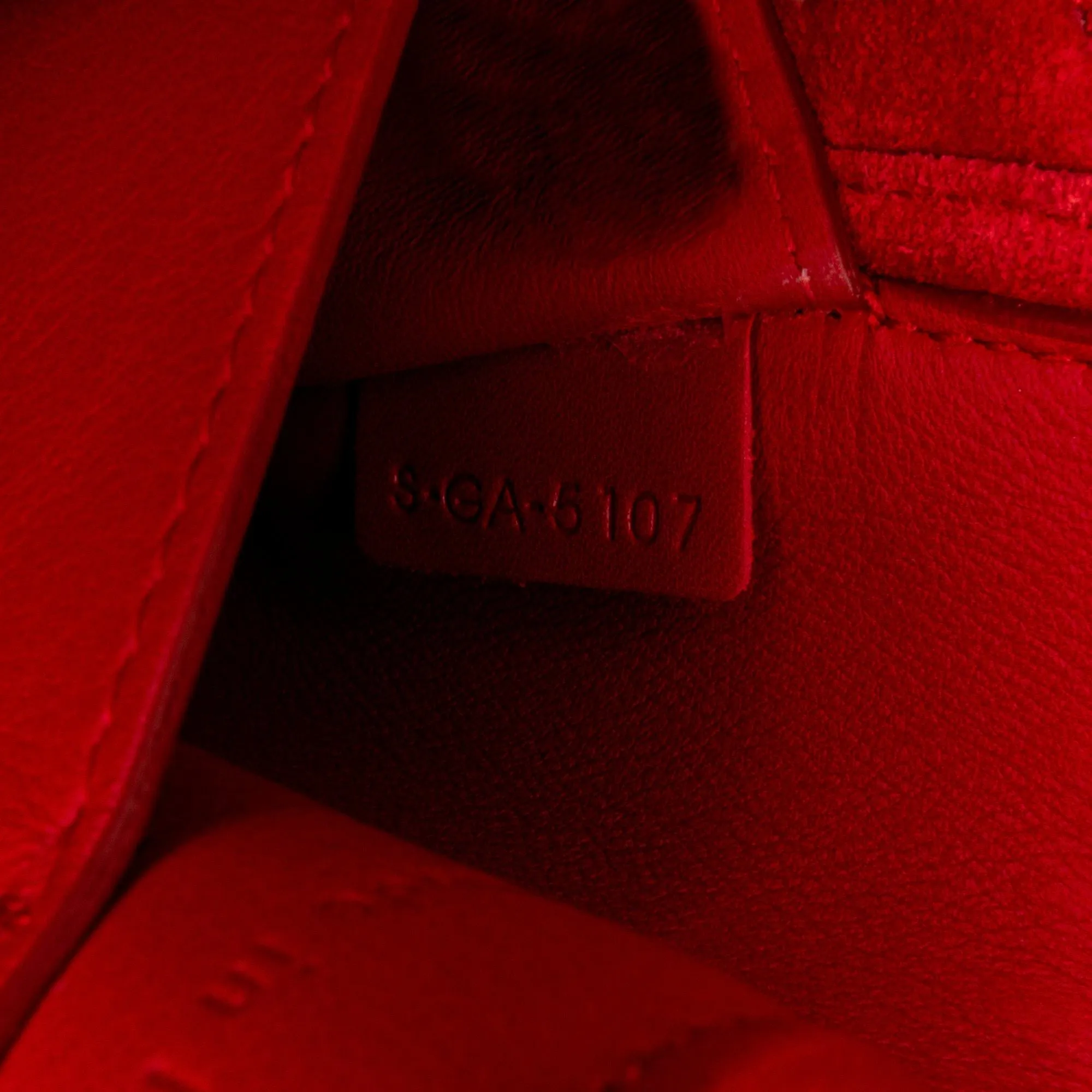 Celine Trifold (SHG-jVxvLp)
