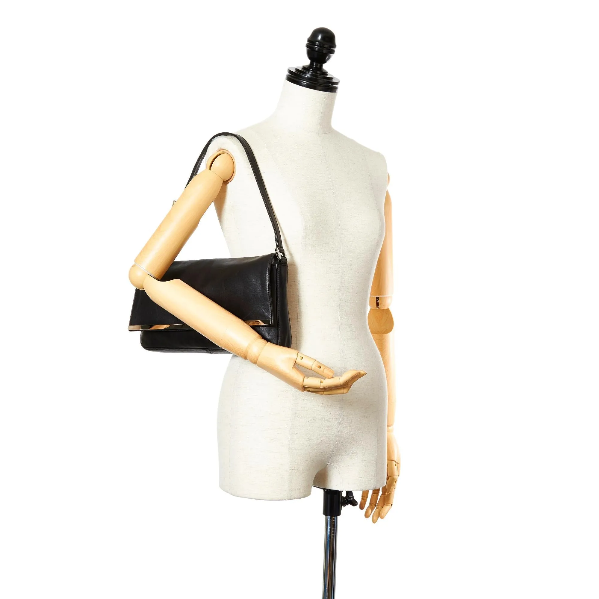 Fendi Leather Baguette (SHG-26704)