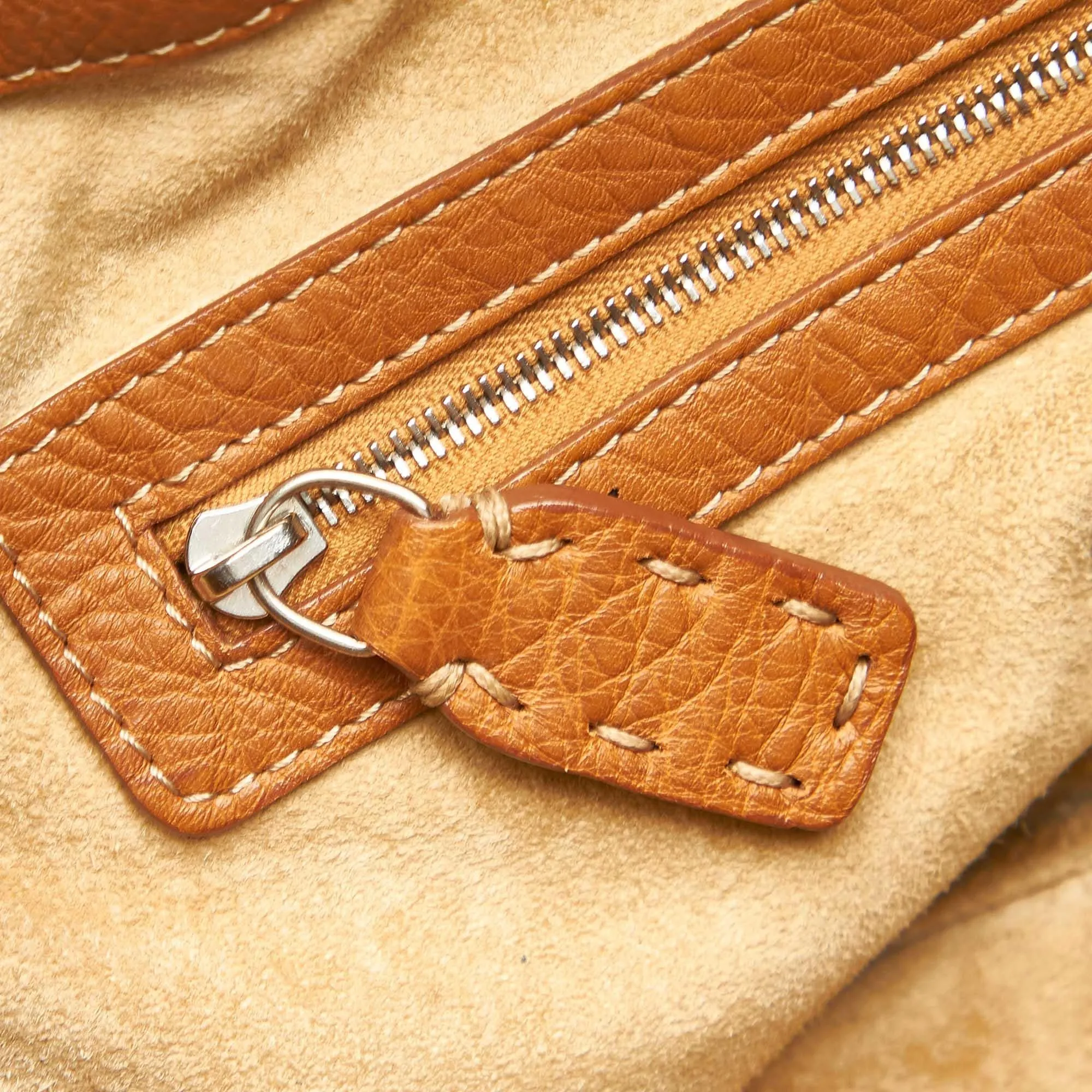 Fendi Selleria Leather Shoulder Bag (SHG-22347)
