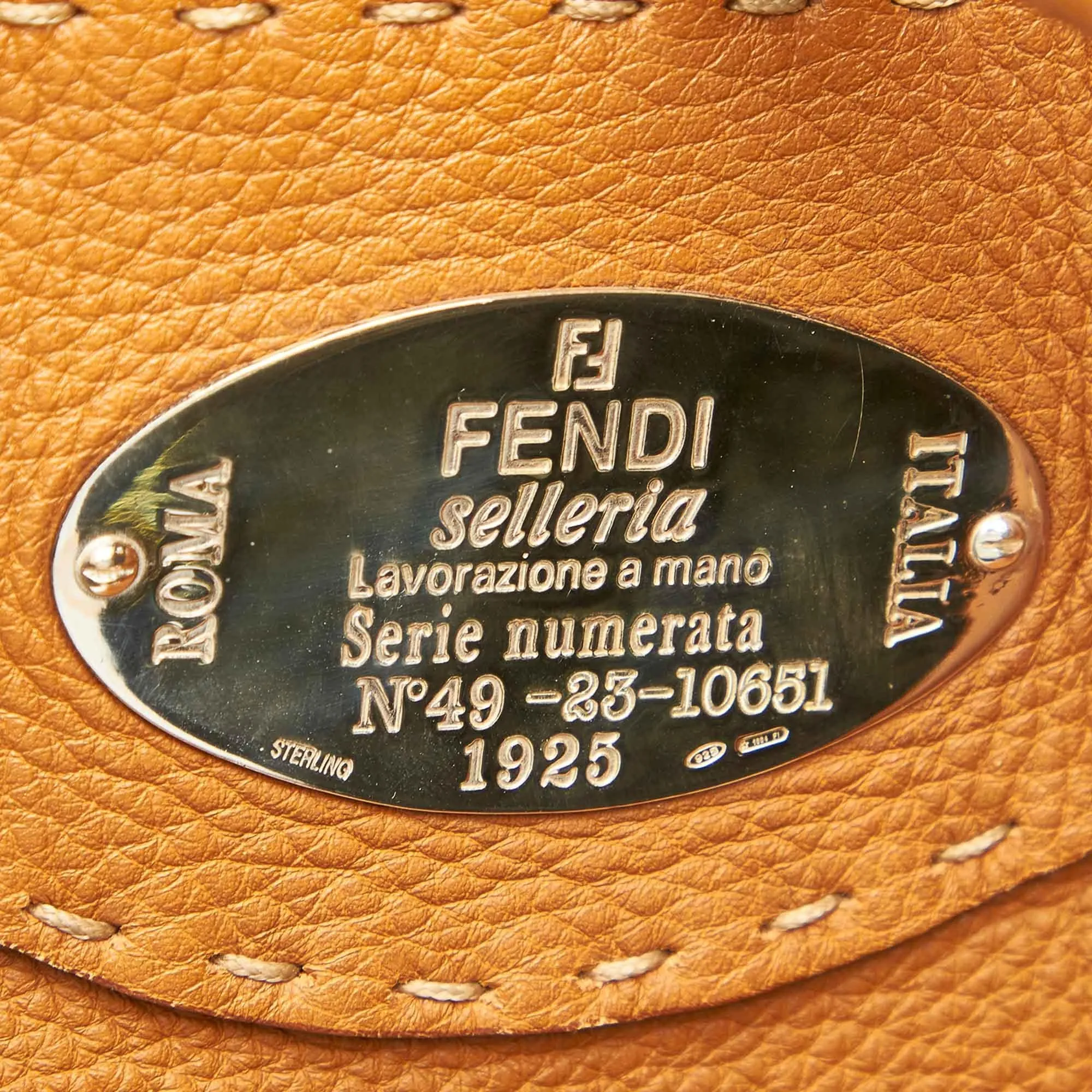 Fendi Selleria Leather Shoulder Bag (SHG-22347)