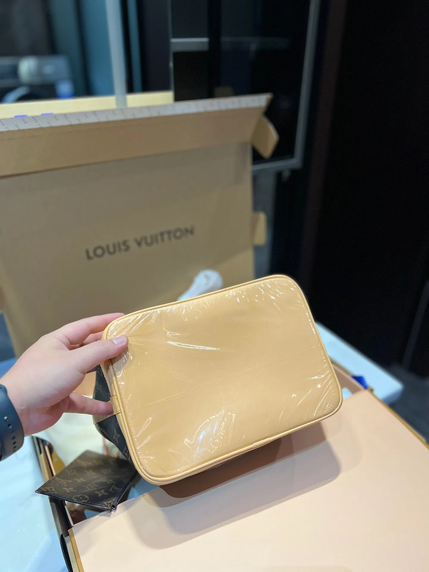 LB760 Noé / Small/Large