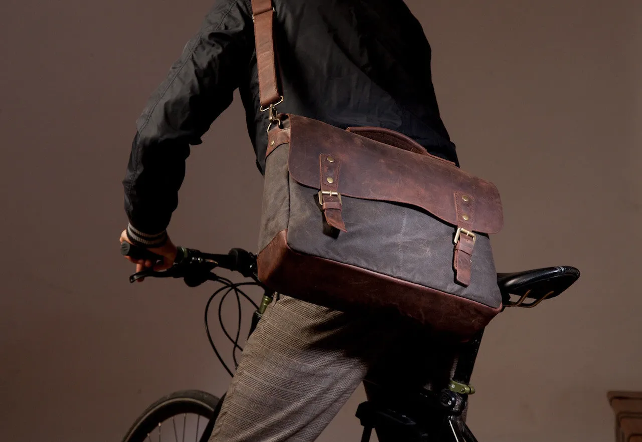 Messenger Bag Dark Chocolate