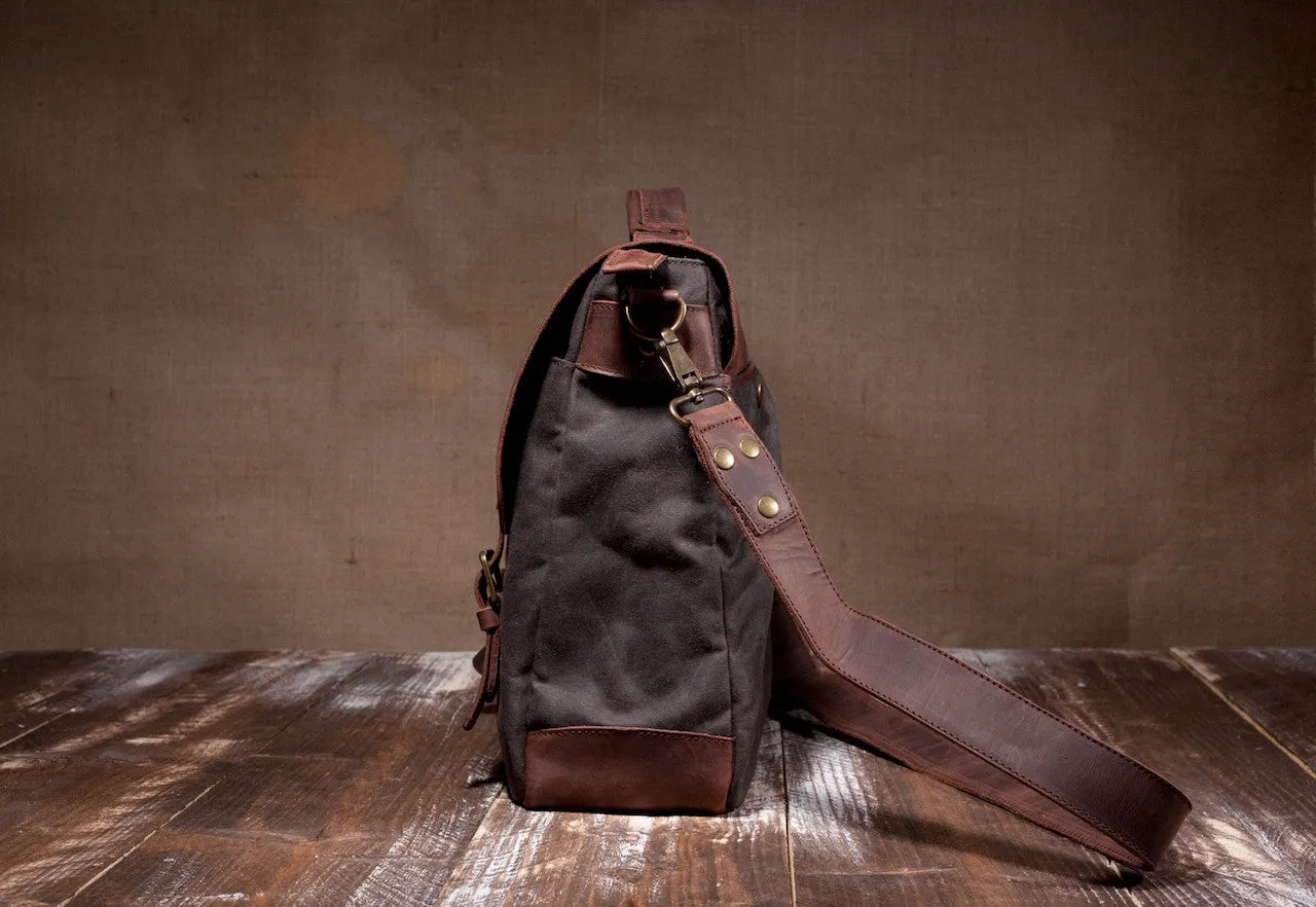 Messenger Bag Dark Chocolate